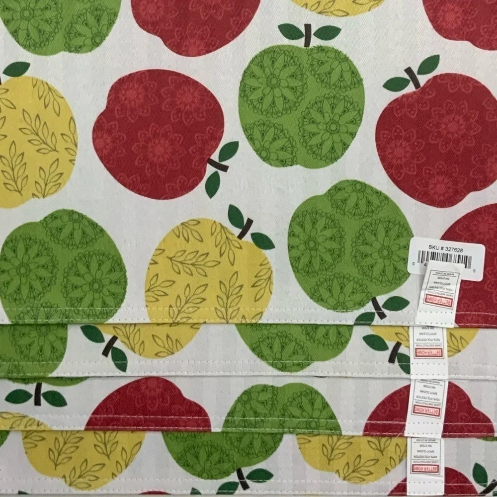 Placemats Apple Printed Damask Fabric 4 Reversible Pieces White Red Green Yellow